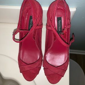 👠White House Black Market Open Toe Shoes👠